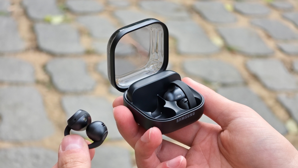 Samsung's Galaxy Buds On Clip to Your Ear for $229